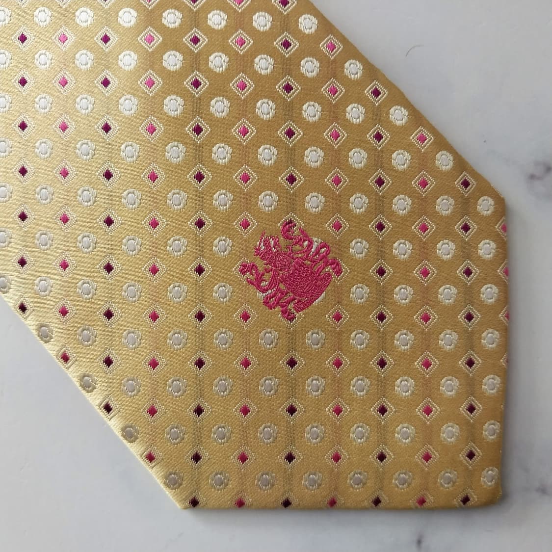 아쿠아스큐텀 실크 옐로우 패턴 넥타이 9.2cm A+등급 K1989
 상품이미지7