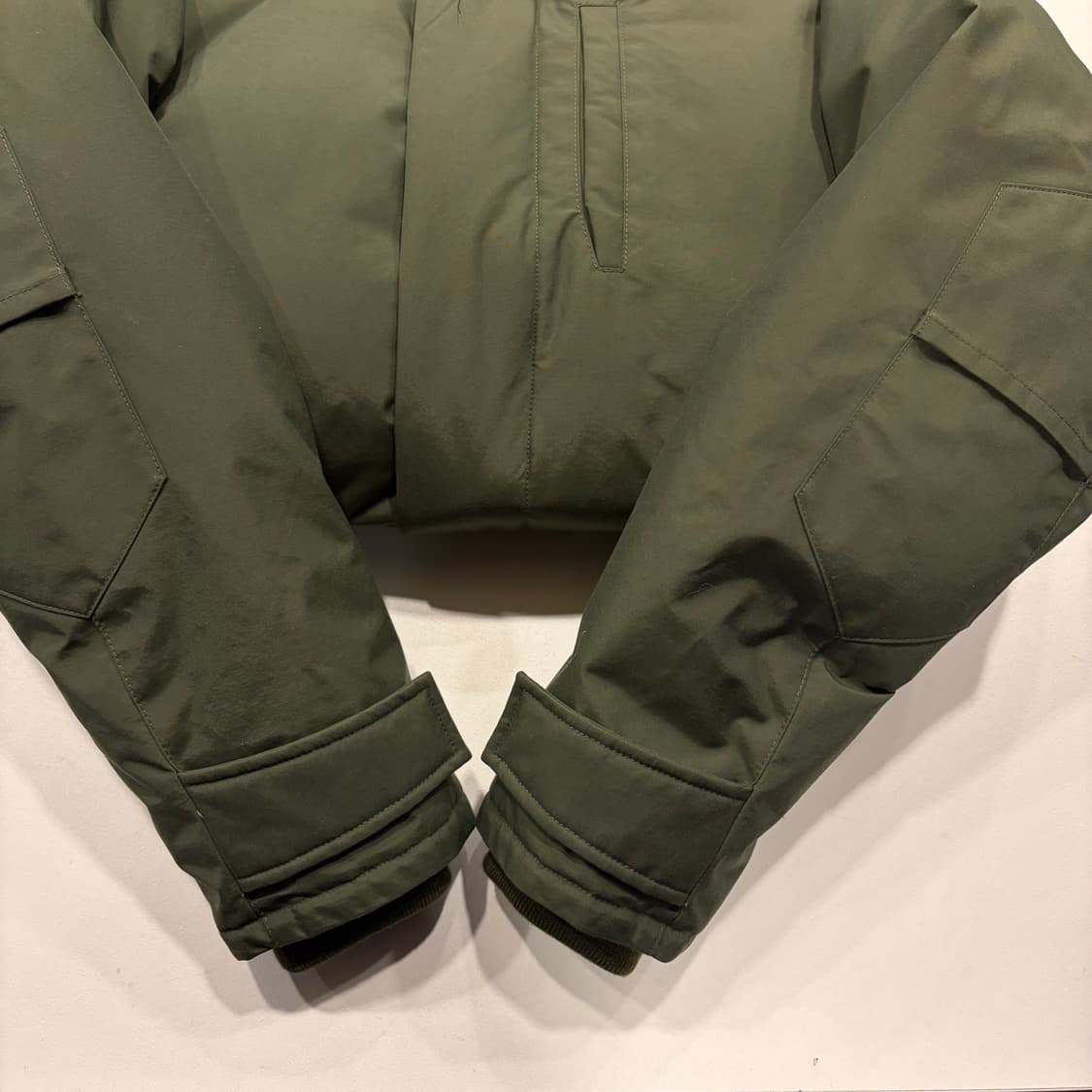 [2] 15FW 언데코레이티드 필드다운 카키색 후드 패딩 코트 C309 상품이미지6