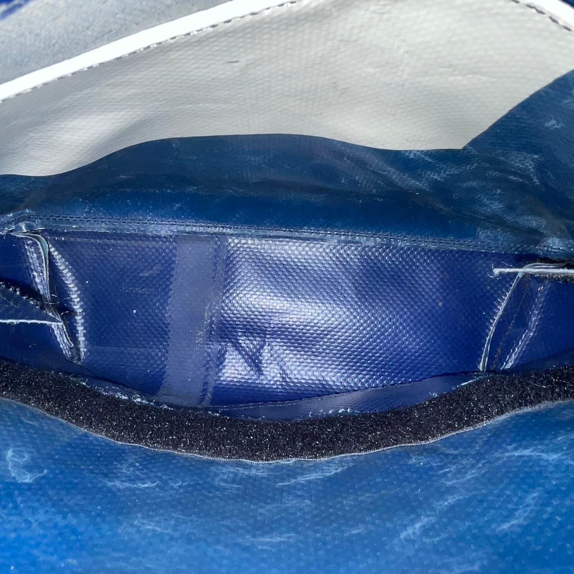 프라이탁 라씨(파/흰) 상품이미지4