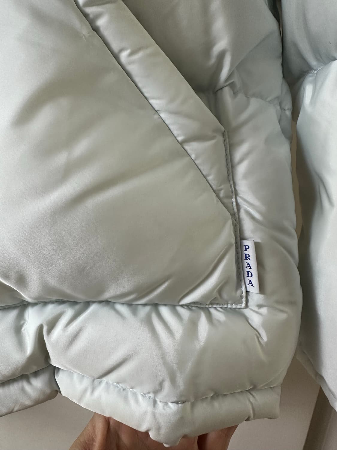 프라다 다운 숏패딩 상품이미지2