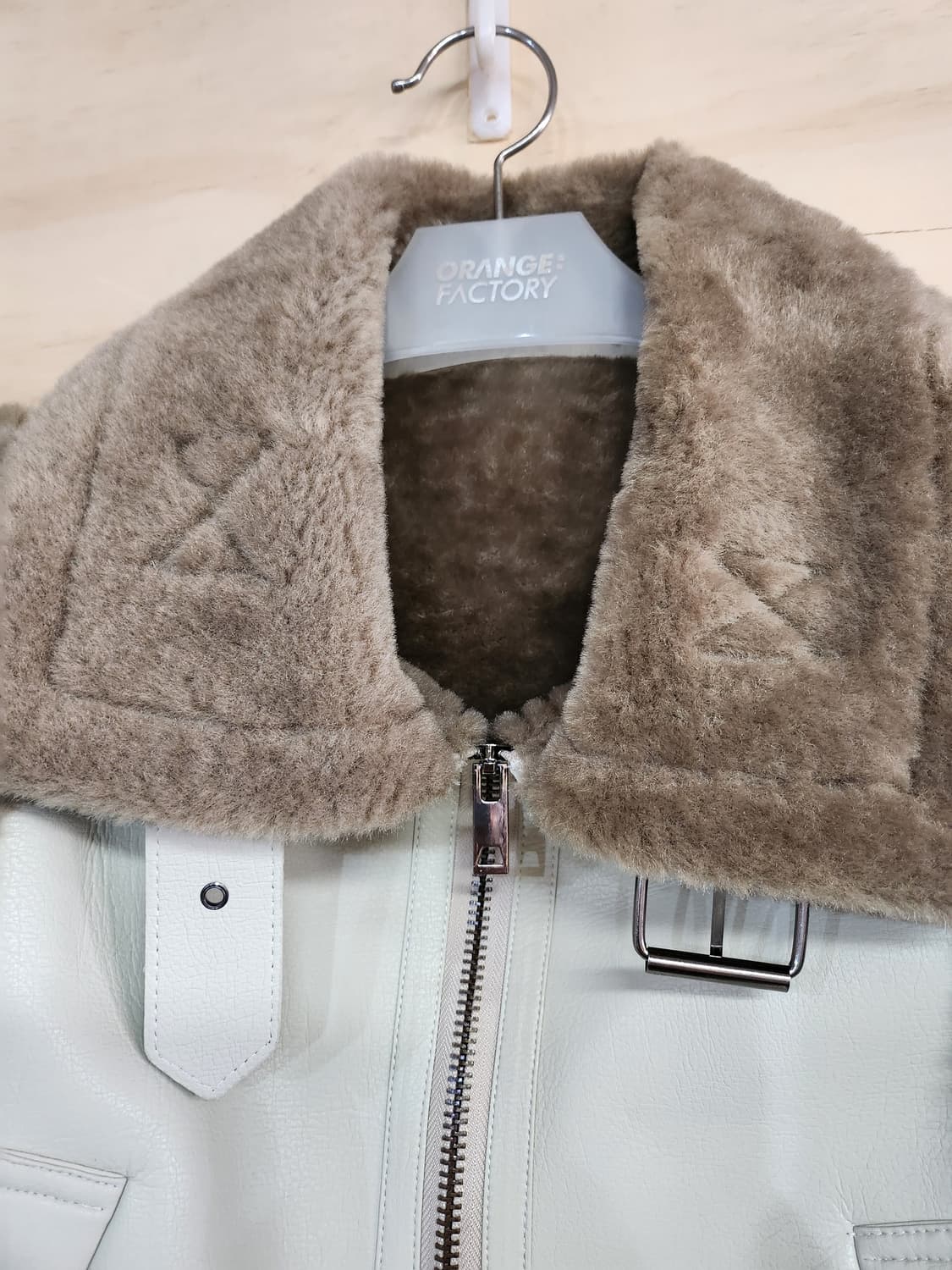 208) 크롭 비건가죽 조끼 상품이미지3