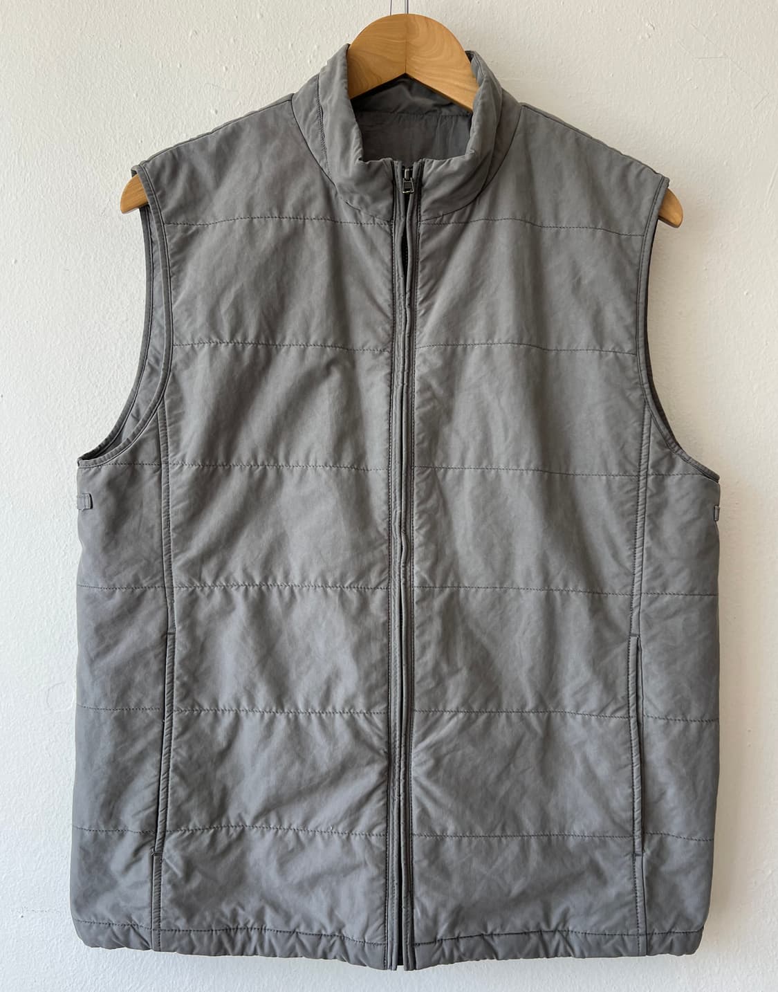 시리즈 남성 그레이 간절기 누빔조끼

 상품이미지1