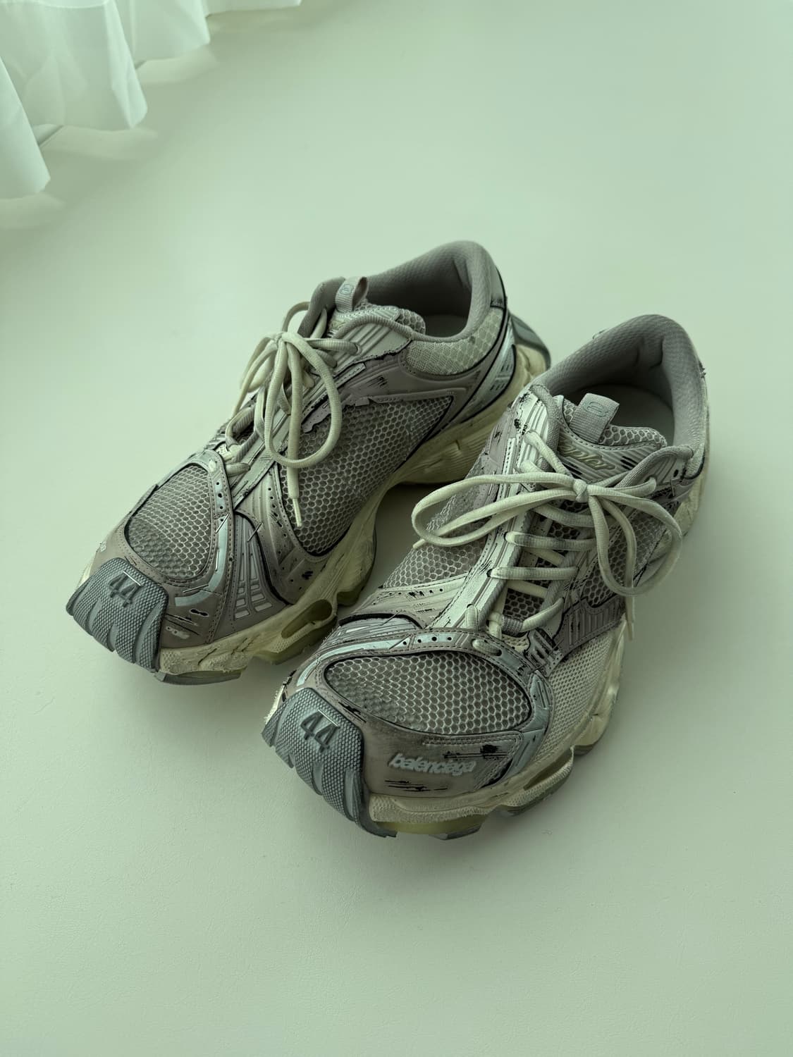 발렌시아가 스테이플러 에그쉘 44 사이즈 상품이미지2