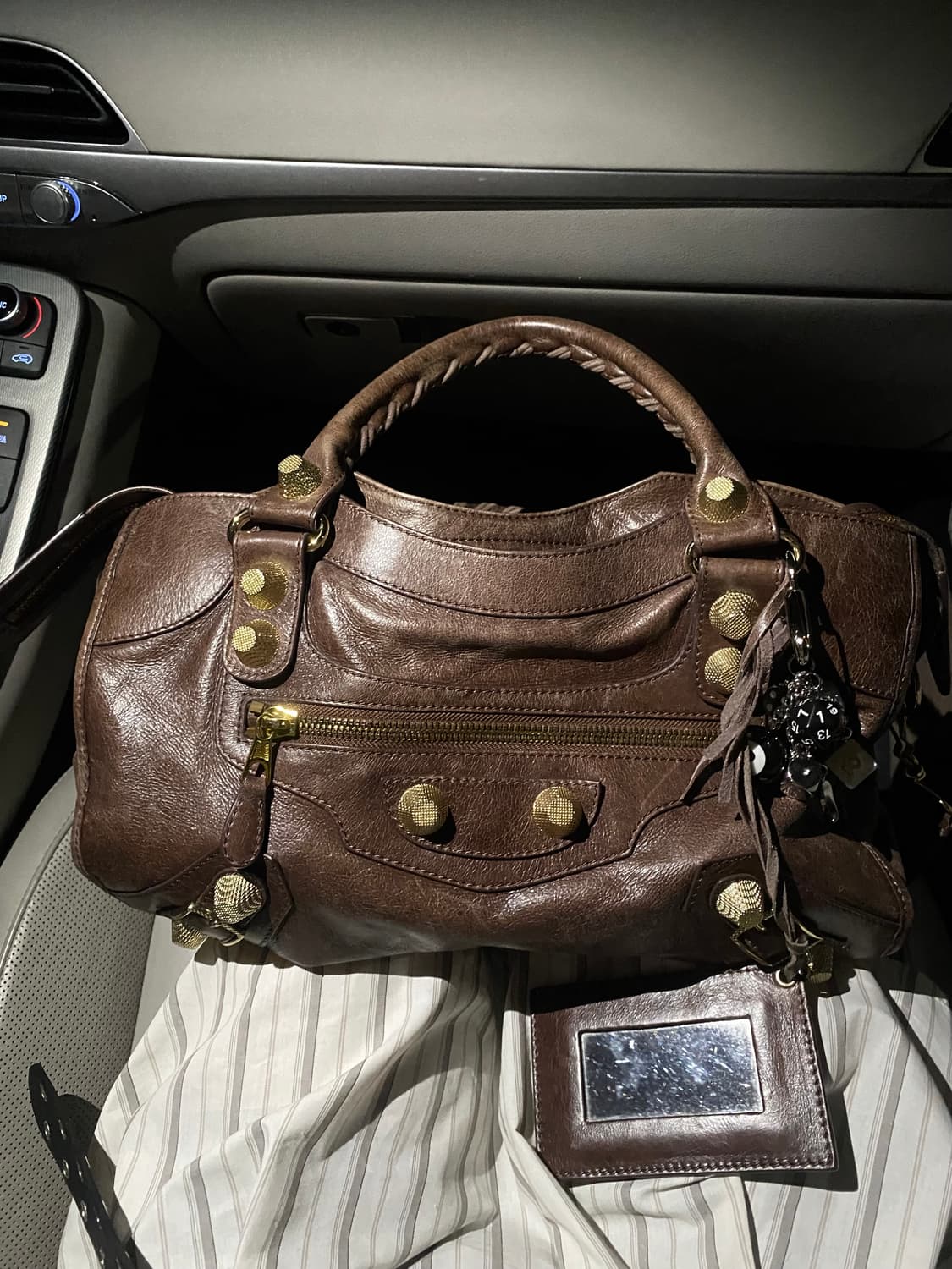 발렌시아가 모터백 상품이미지4