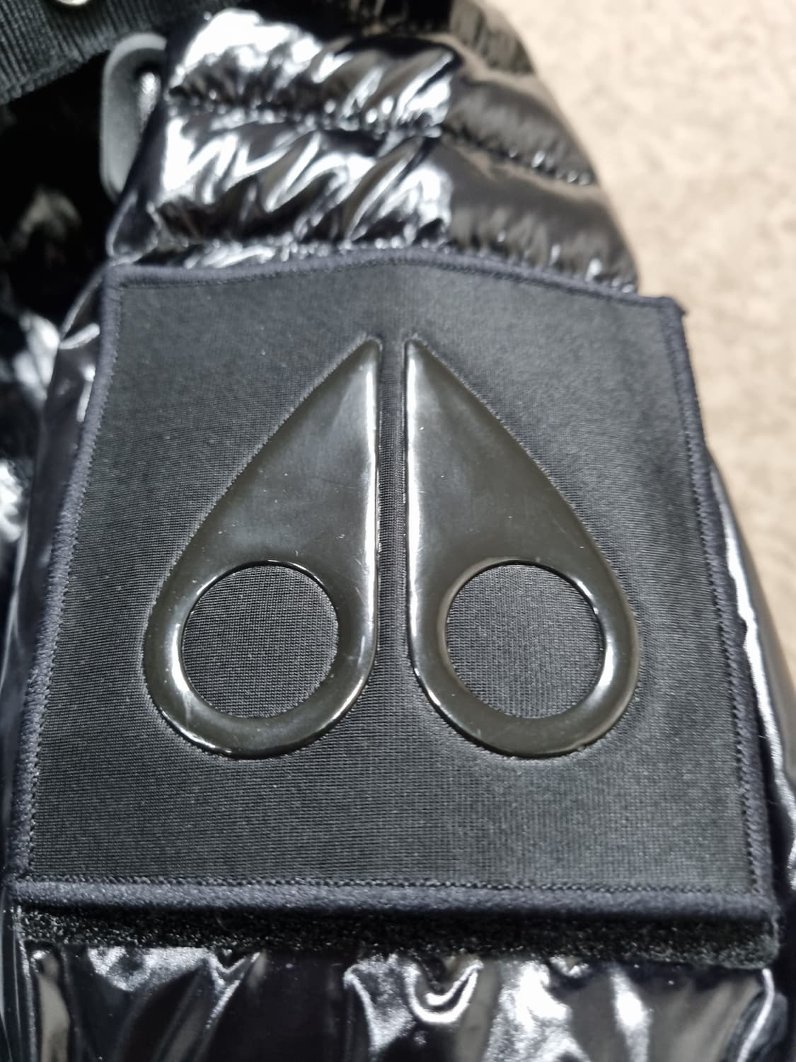 무스너클 남성 두갈드 2.0 샤이니 블랙 패딩자켓 상품이미지3