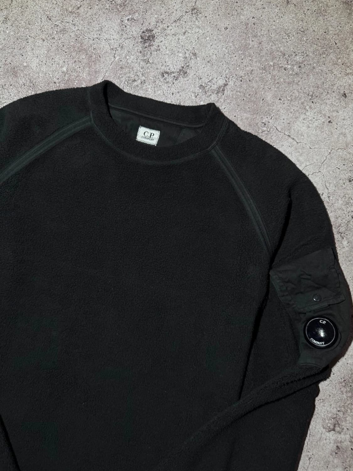 C.P. 컴퍼니 폴라 플리스 렌즈 맨투맨 상품이미지2