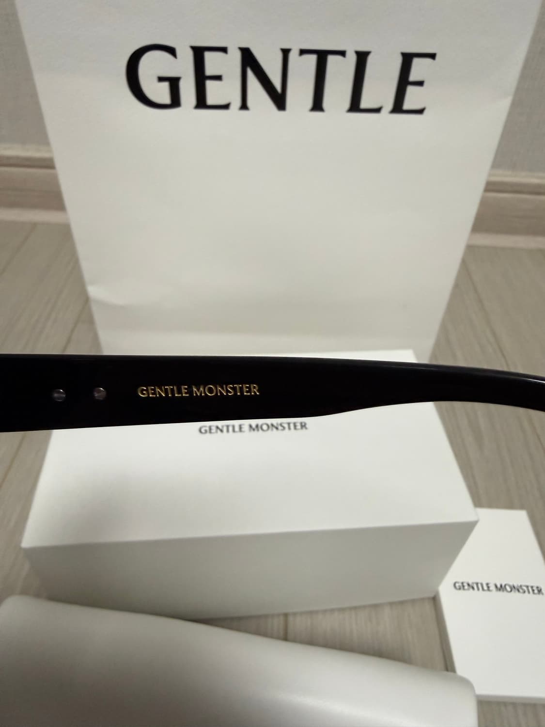 젠틀몬스터 린 01 블랙 선글라스 상품이미지3
