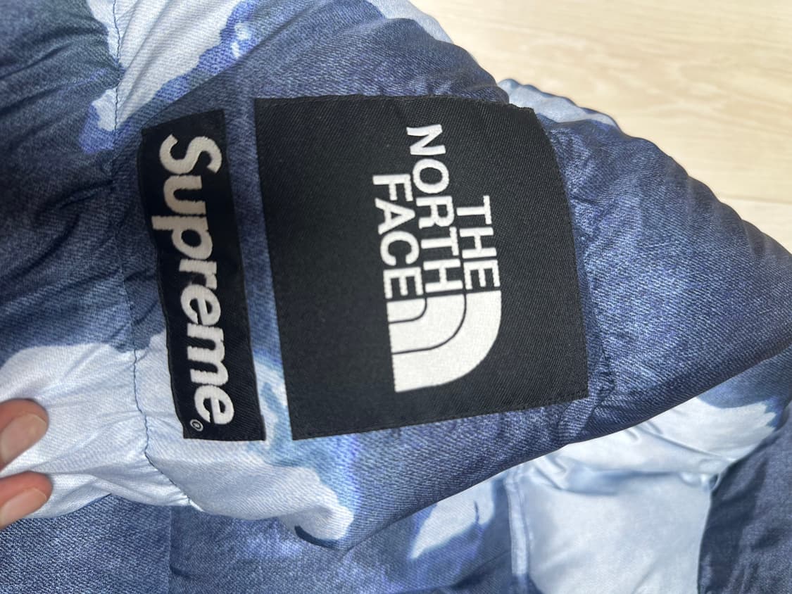 슈프림X노스페이스 블리치드 데님 프린트 눕시 자켓 인디고 21FW 상품이미지3