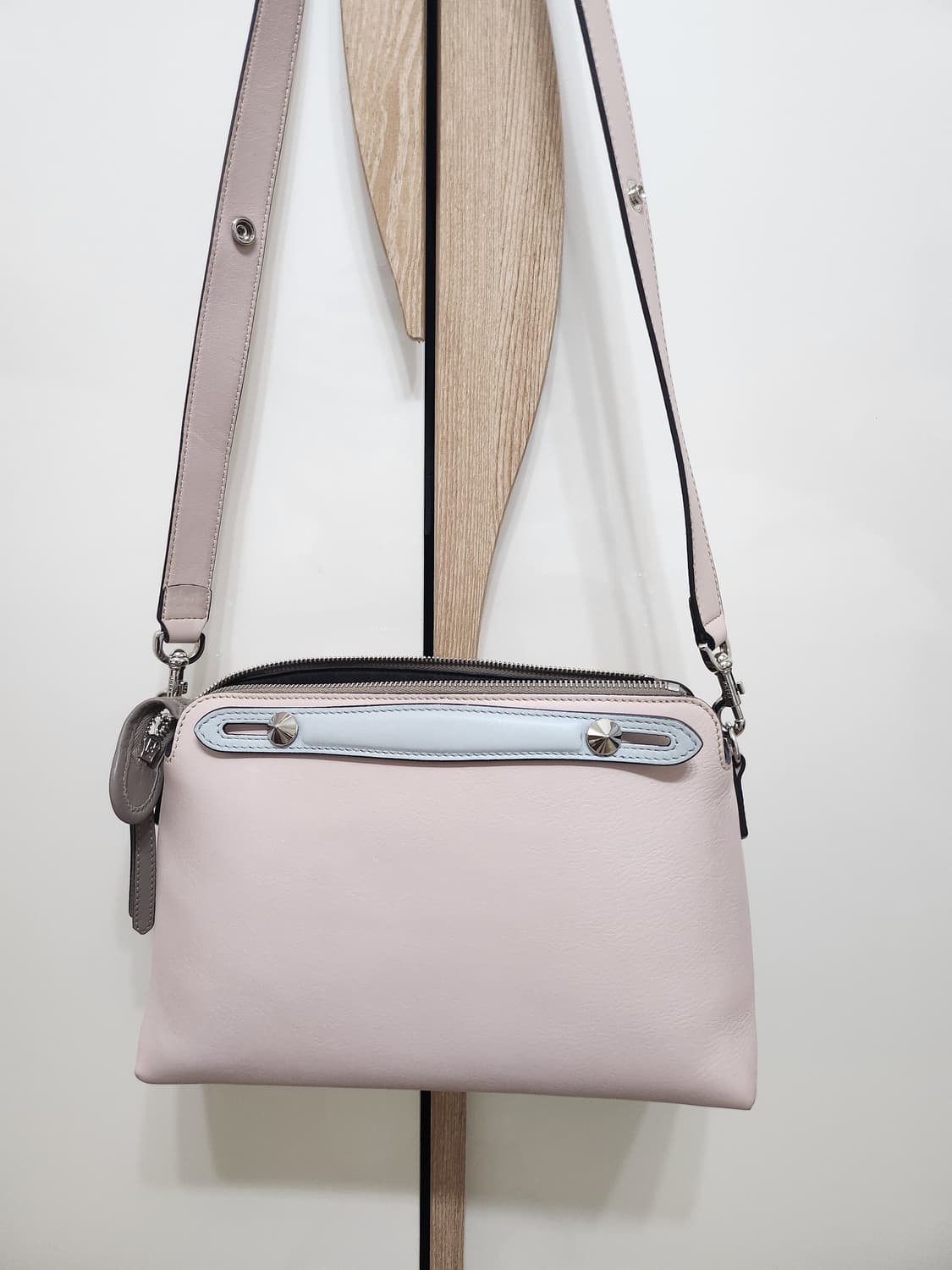 펜디 바이더웨이 상품이미지2