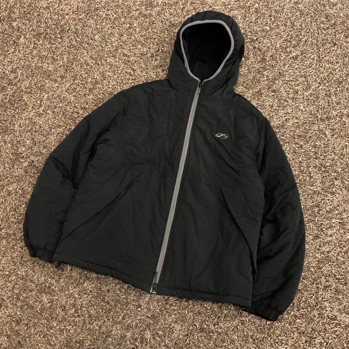 필루미네이트 투웨이 오버핏 심볼 로고 후드 패딩 상품이미지3