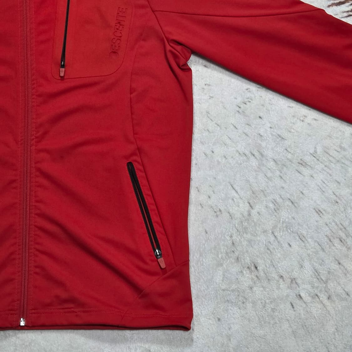 데상트 레드 져지 상품이미지3