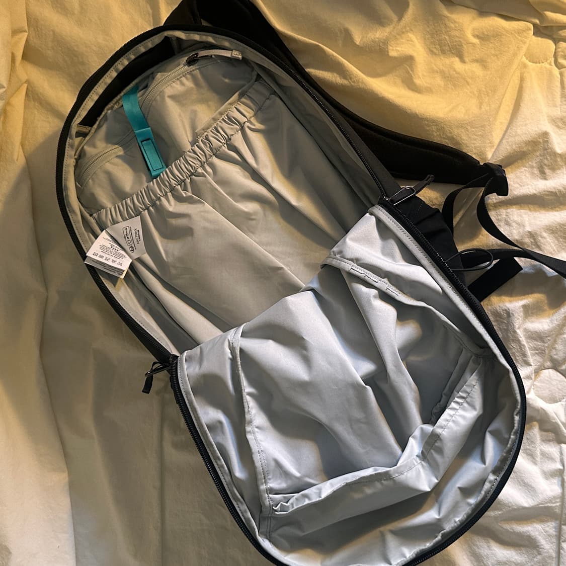 아크테릭스 맨티스16 블랙 상태 좋음 상품이미지5