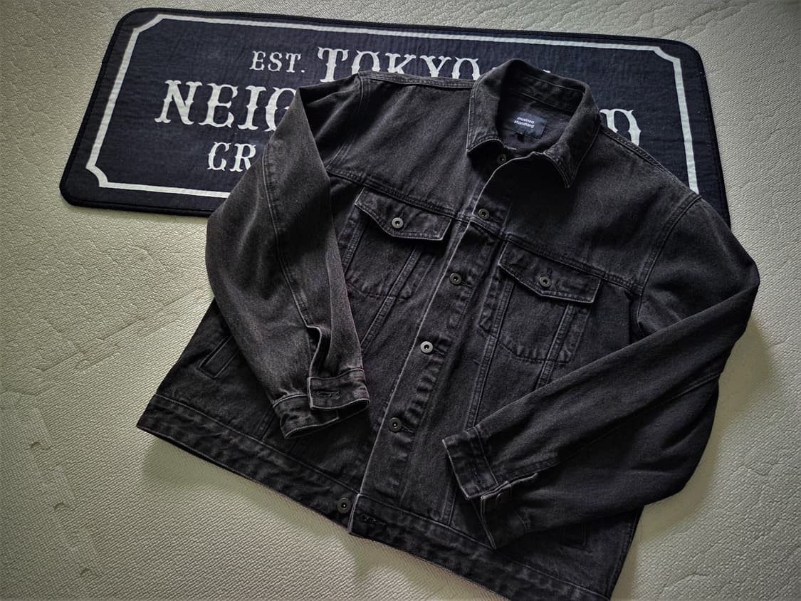 무신사 스탠다드 릴렉스드 데님 트러커 재킷 워시드 블랙  팝니다. 상품이미지1
