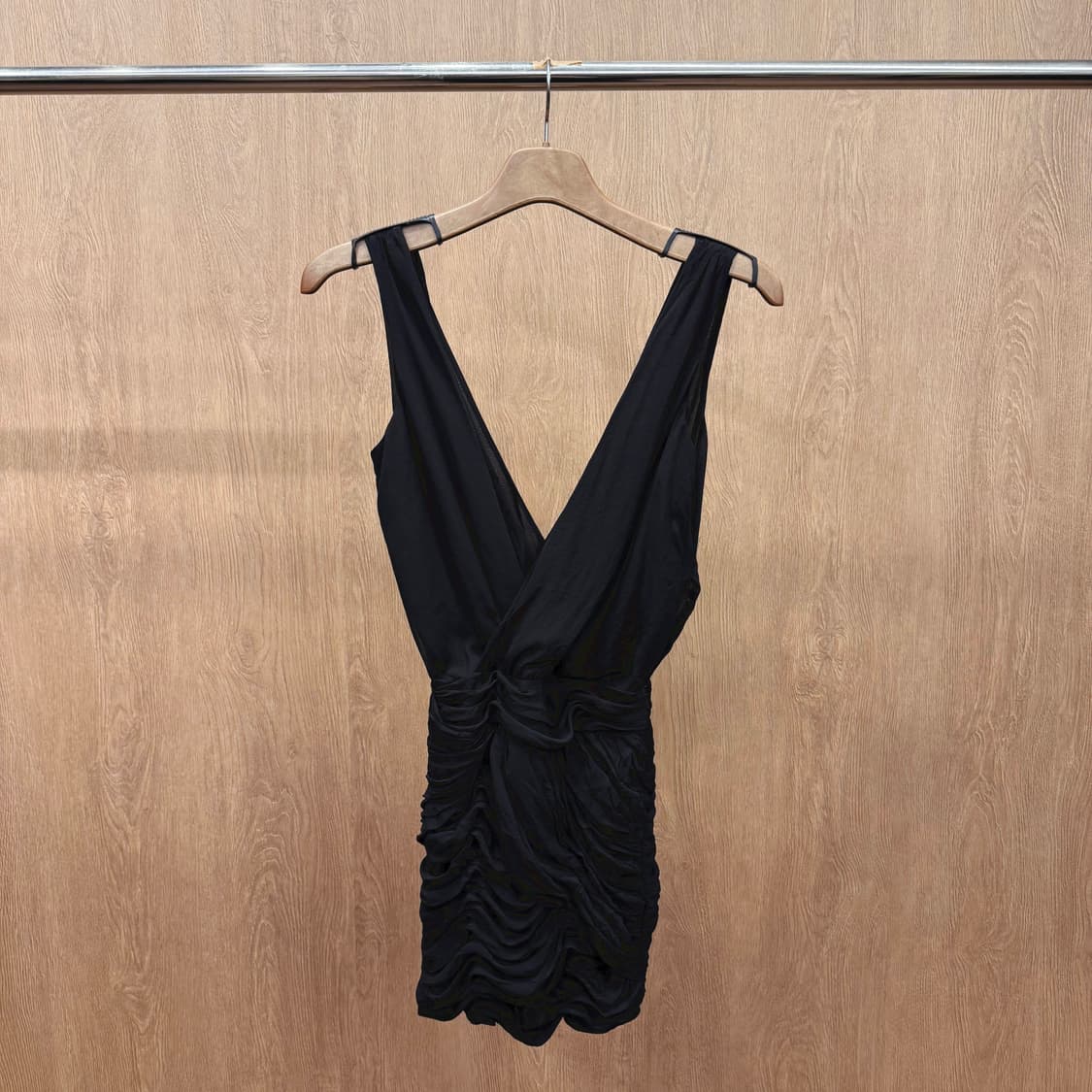 아르마니 익스체인지 슬리브리스 미니 원피스 셔링 디테일 딥브이 블랙 상품이미지2