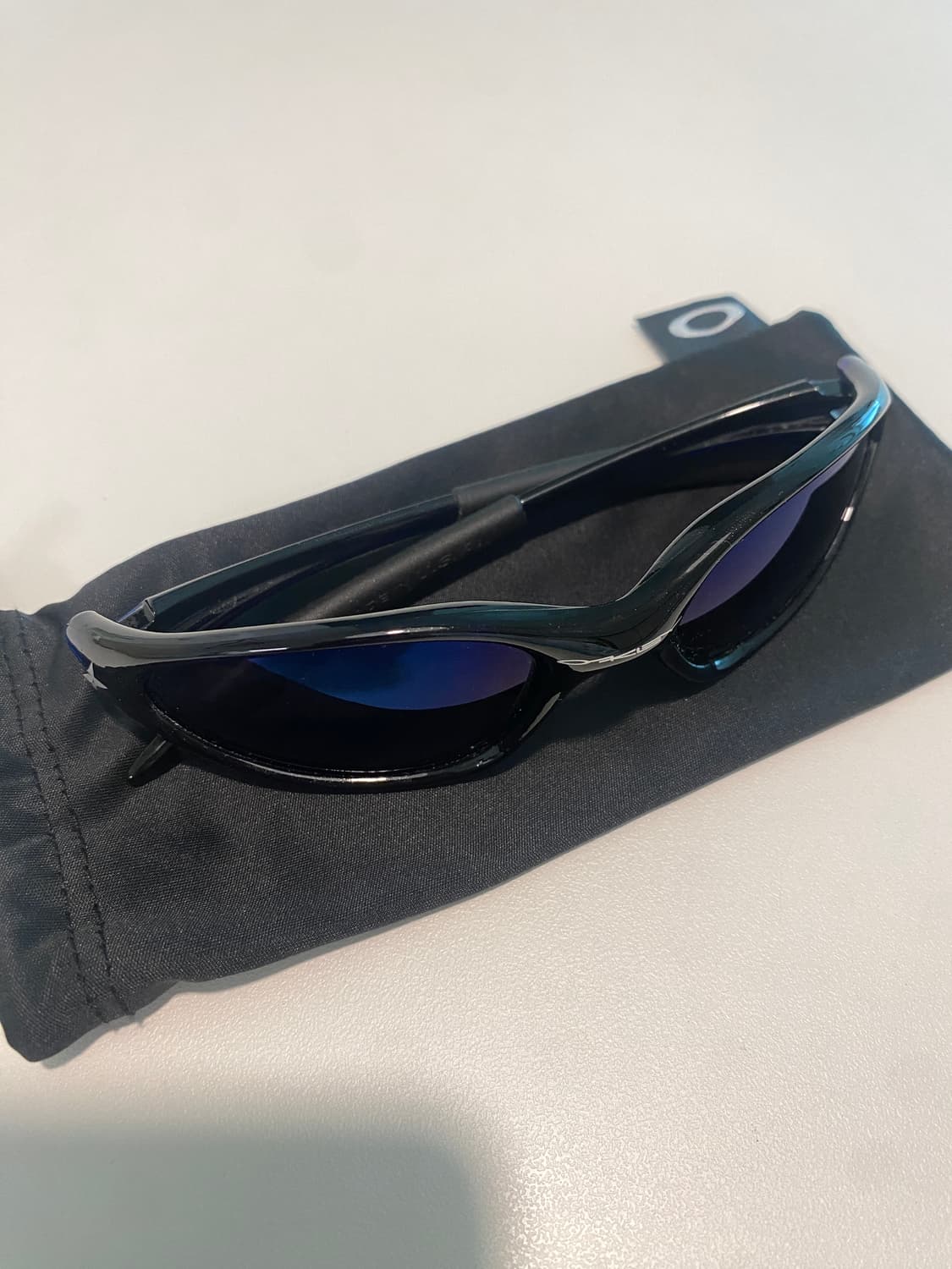 오클리 미뉴트 1.0 슈팅스타 선글라스 상품이미지1