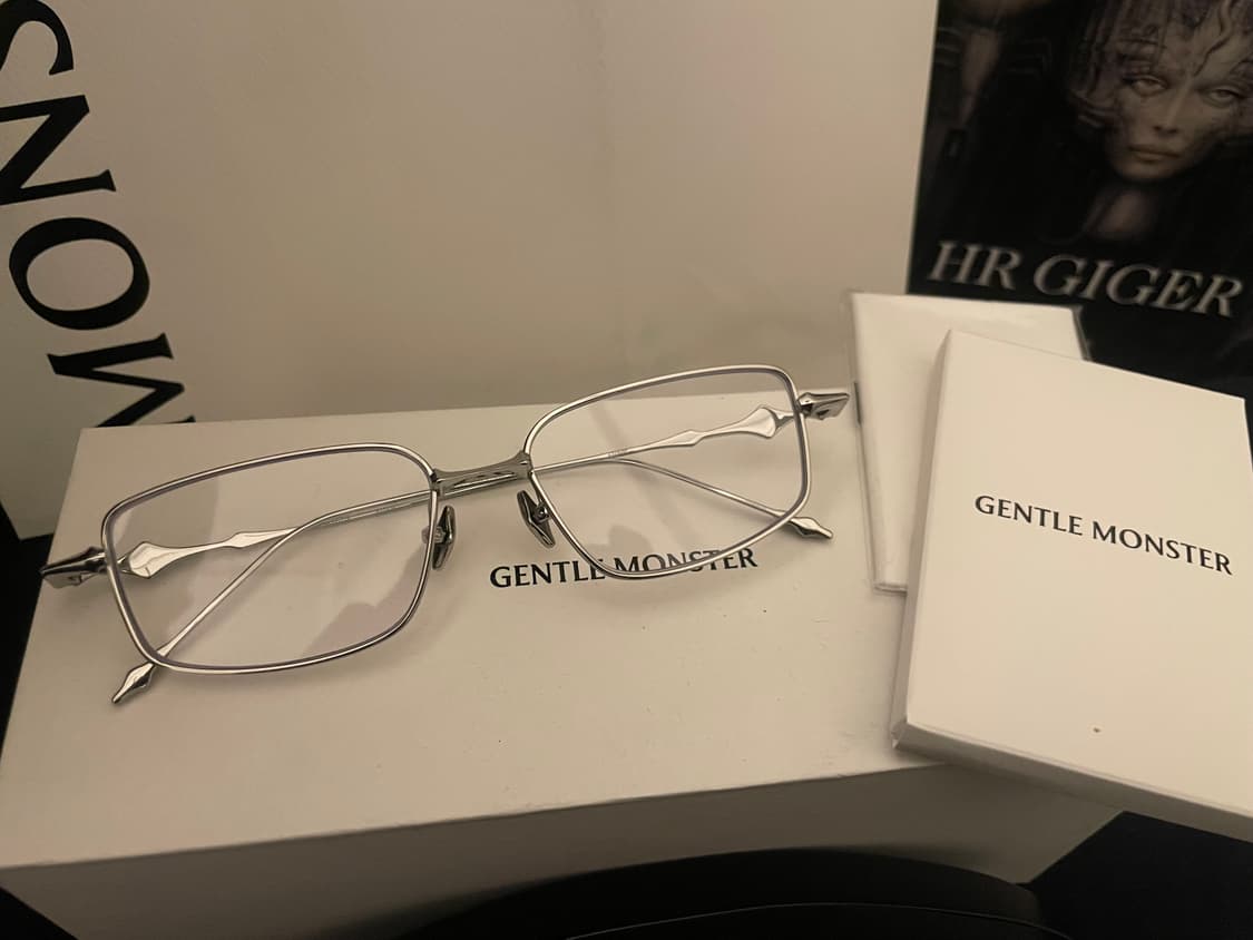 젠틀몬스터 아토믹02 상품이미지2