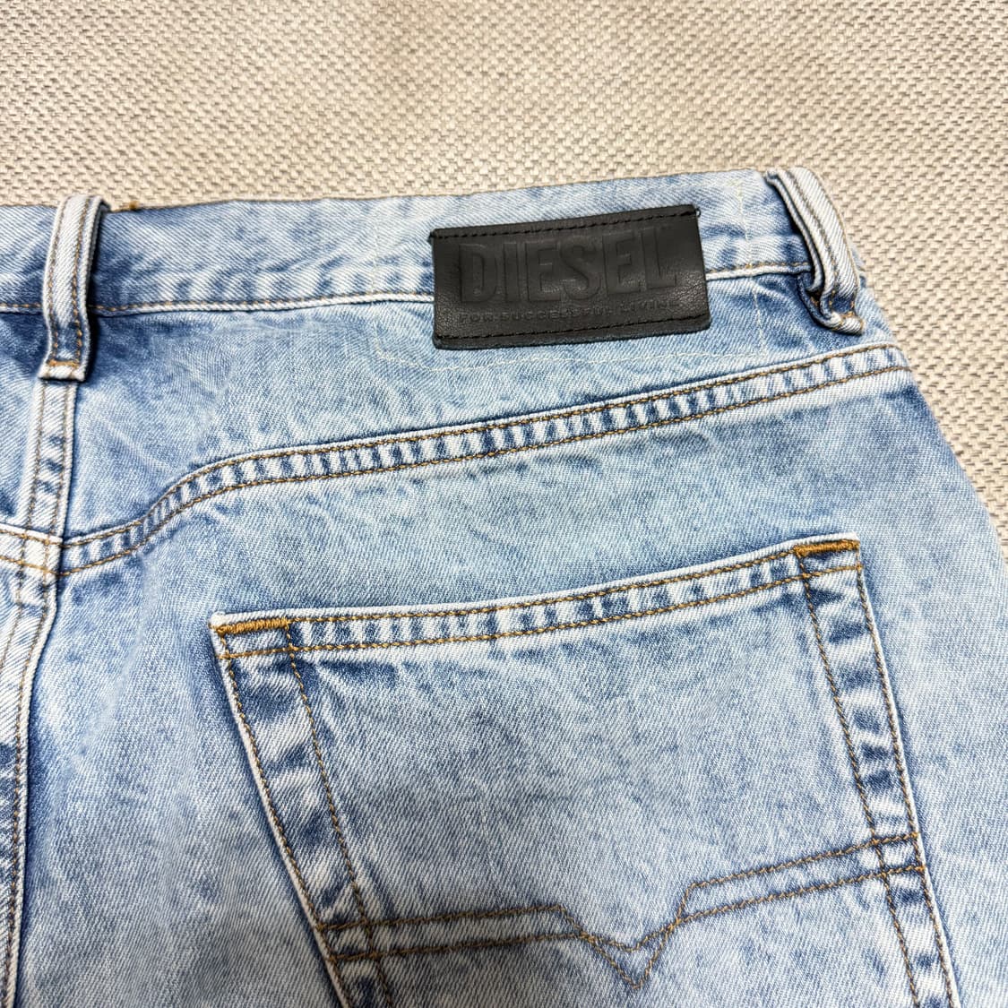 디젤(DIESEL) 워싱 데님 반바지 상품이미지8