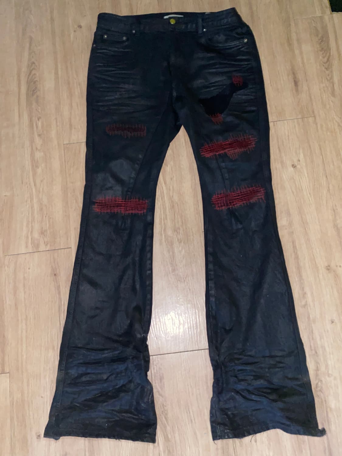 에모스탠스클럽 x 언더마이카
에문플레어진 상품이미지5