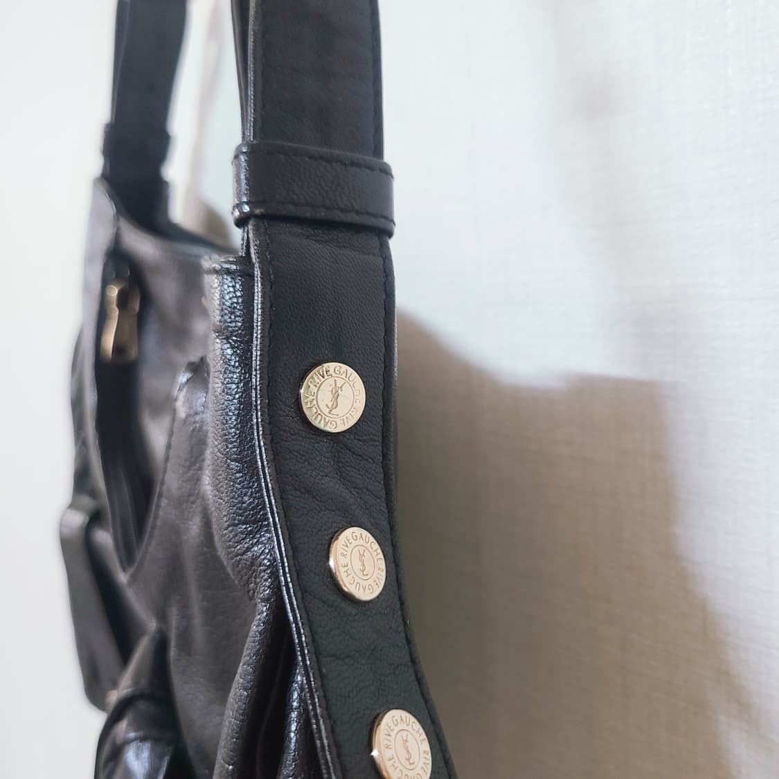 생로랑 몸바사 레더 숄더백 상품이미지5