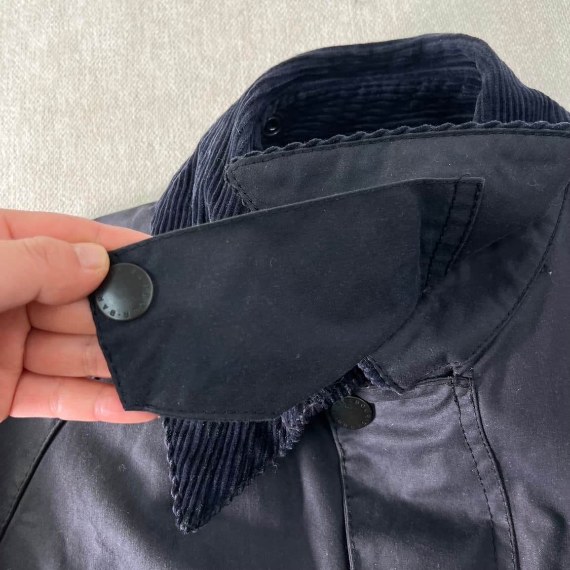 100 바버 비데일 네이비 왁스 자켓 상품이미지2