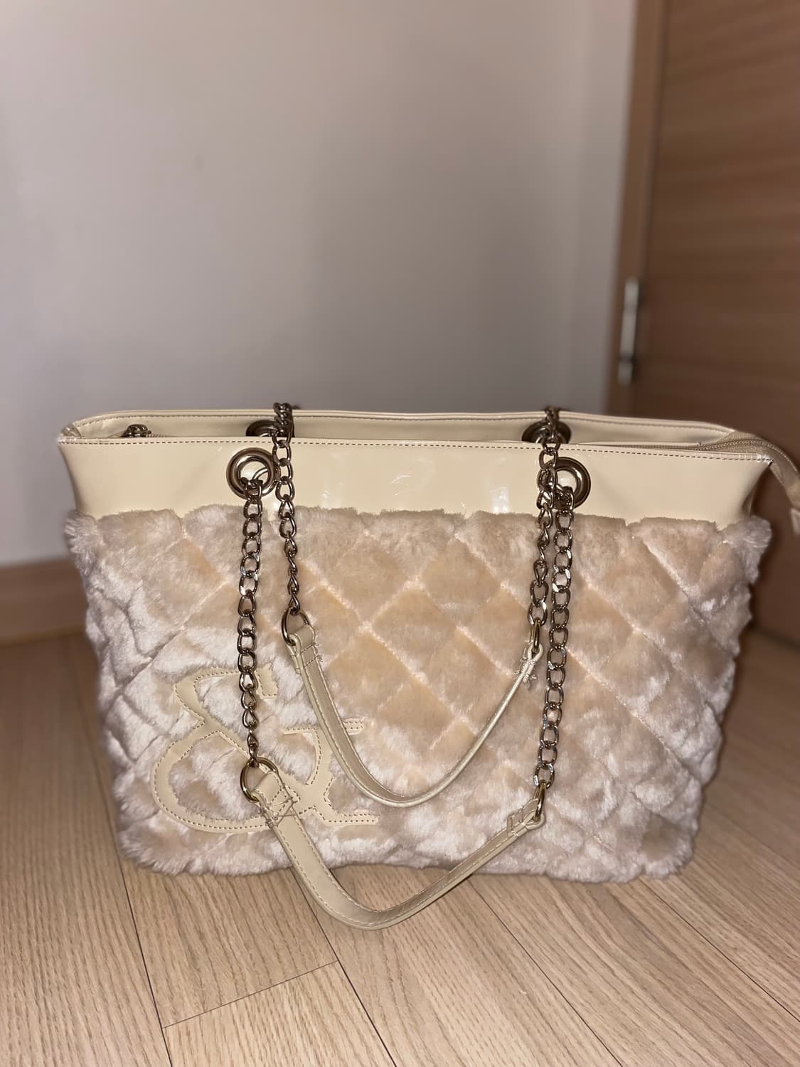 핑키앤다이안 크림 갸루 퍼 숄더 체인백 (대장) 상품이미지1