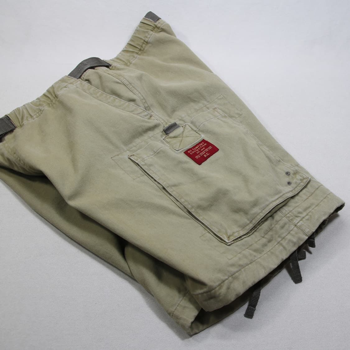 (착용컷) R.C. 유틸리티 카고 반바지 (남성용) 상품이미지8
