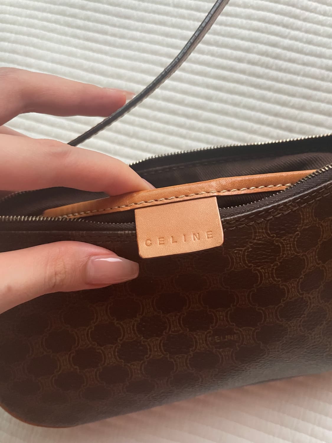 셀린느 마카담 블라종 숄더백 상품이미지4