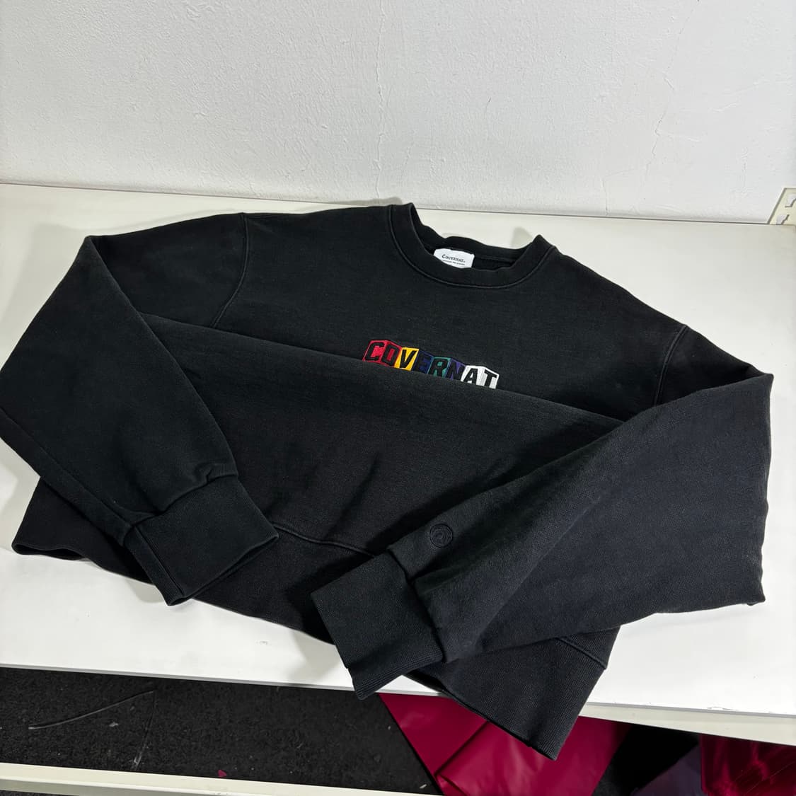 L 커버낫 블랙 컬러로고 맨투맨 상품이미지2