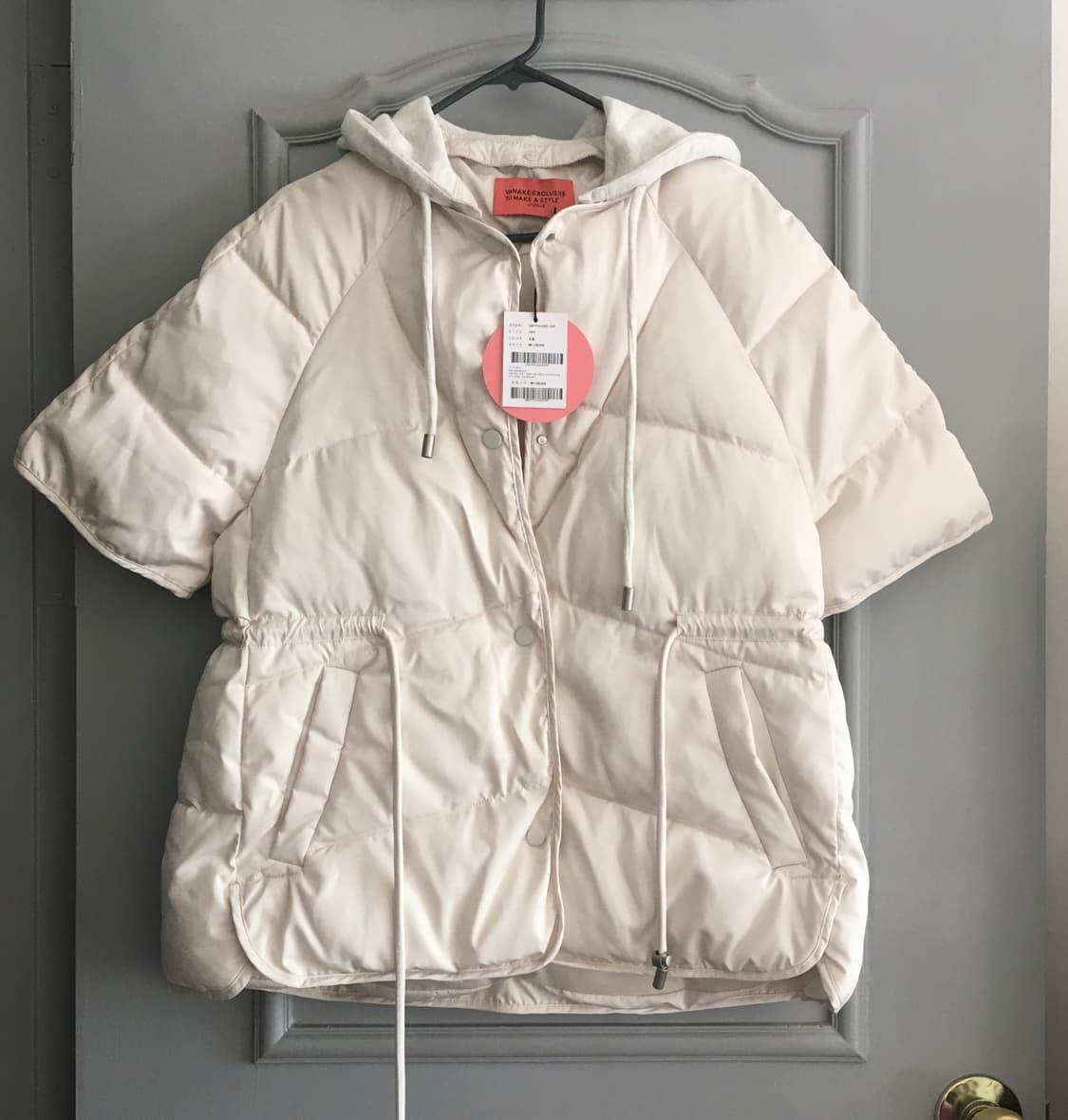 반에이크 탈착후드넥 반팔 패딩점퍼 택달린 새상품 프리 상품이미지2