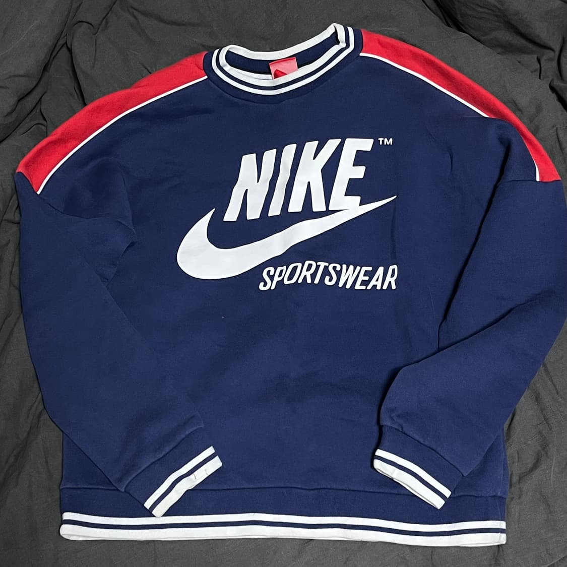 나이키 맨투맨 상품이미지1