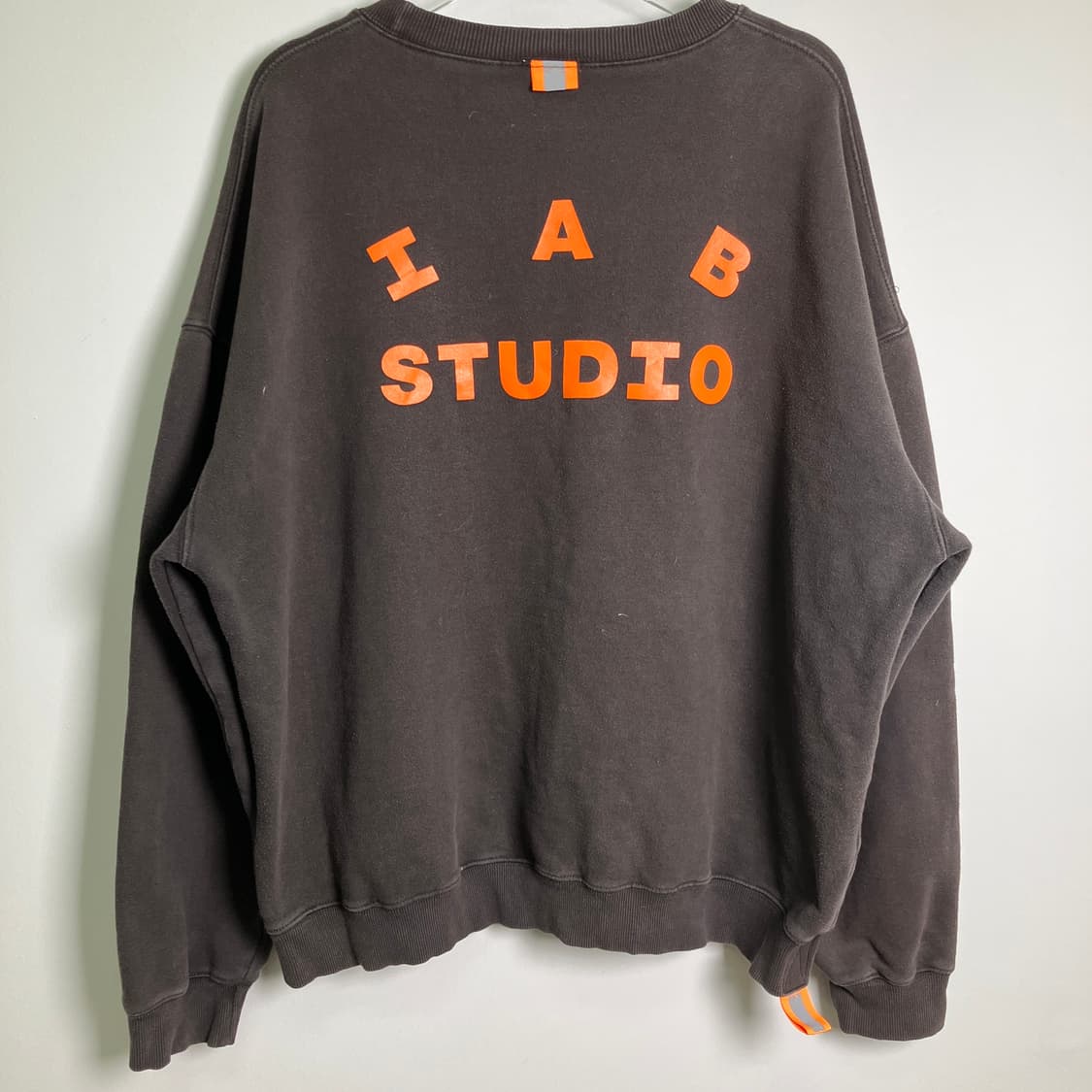 아이앱 스튜디오 X 두산 로고 맨투맨 XL 상품이미지6