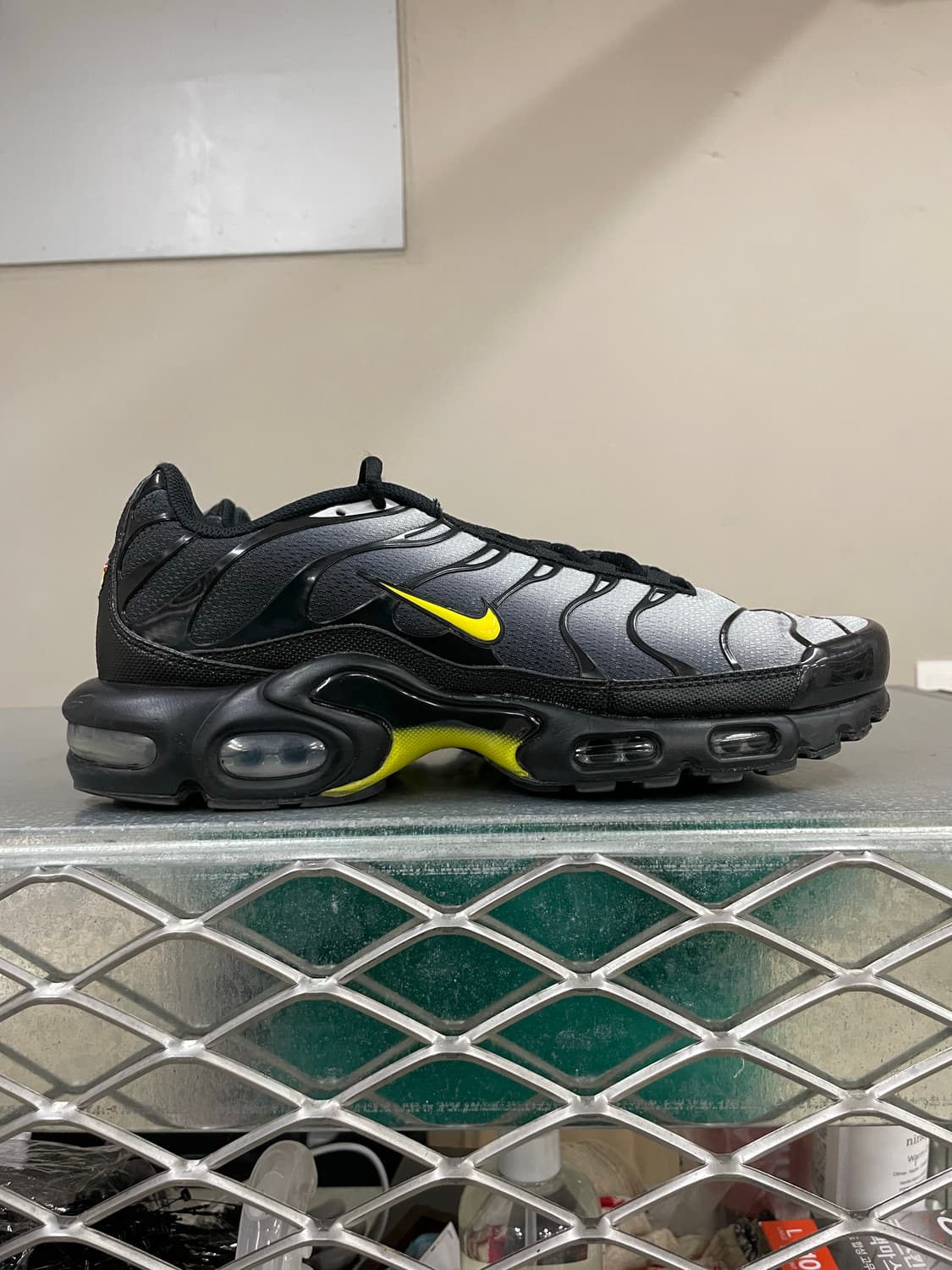 나이키 에어맥스 플러스 블랙 울프 그레이 280 상품이미지4