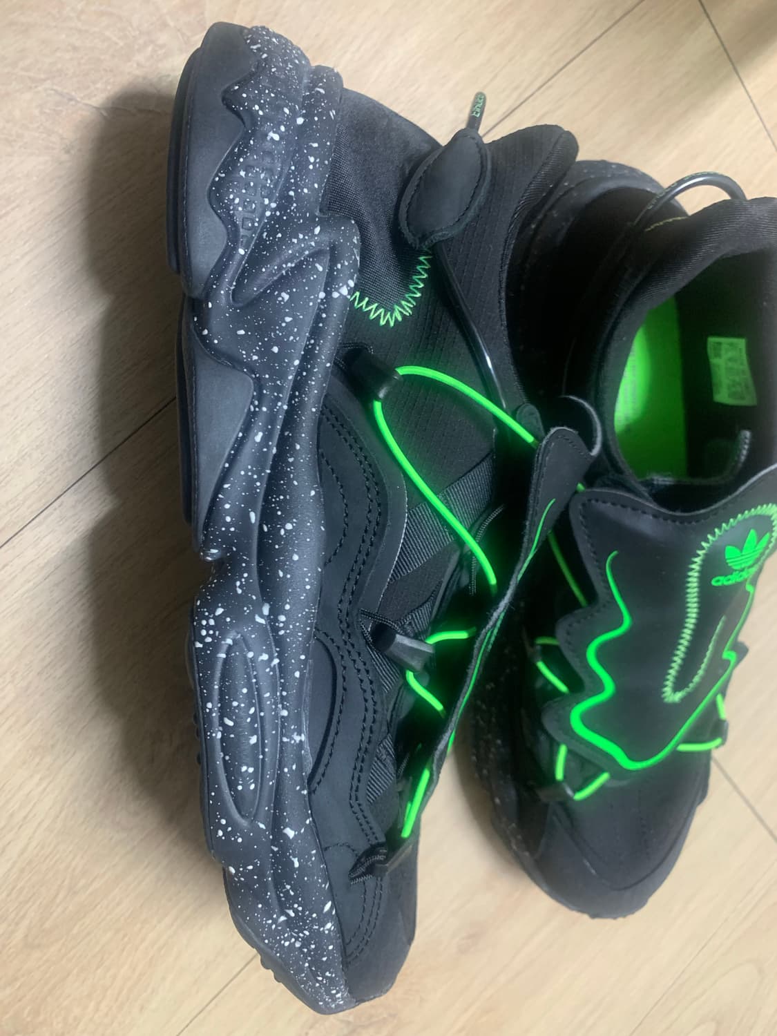 아디다스 오즈위고 탈부착 가능 운동화 판매 합니다 상품이미지8