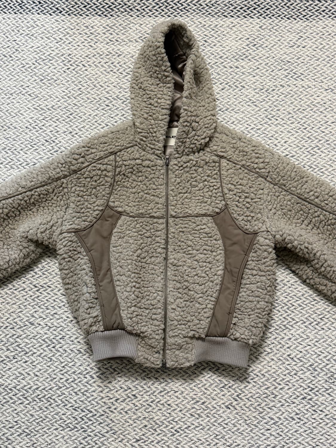 인사일런스 후리스 상품이미지1