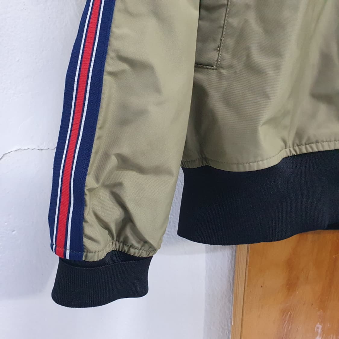 오니츠카 타이거 후드바람막이(100) 상품이미지3