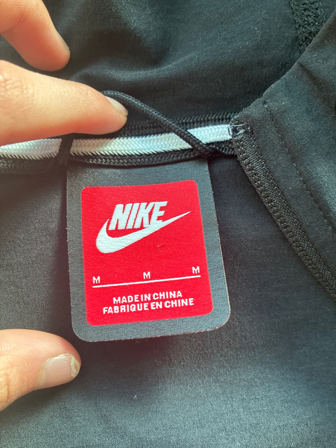 나이키 테크팩 바람막이(센트럴 씨 착용) 상품이미지2