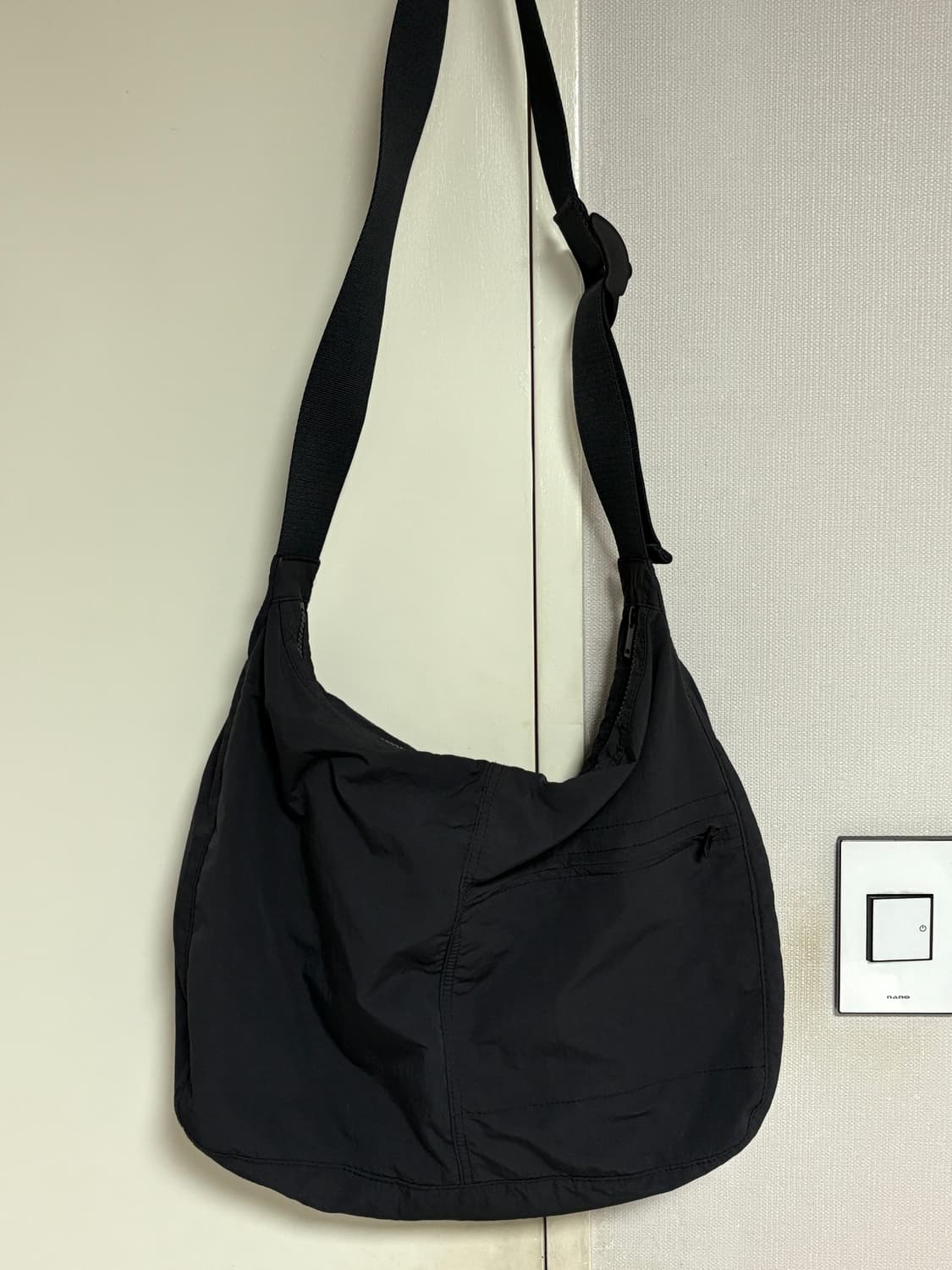 슬라우치 나일론 메신저백 다크네이비 상품이미지2