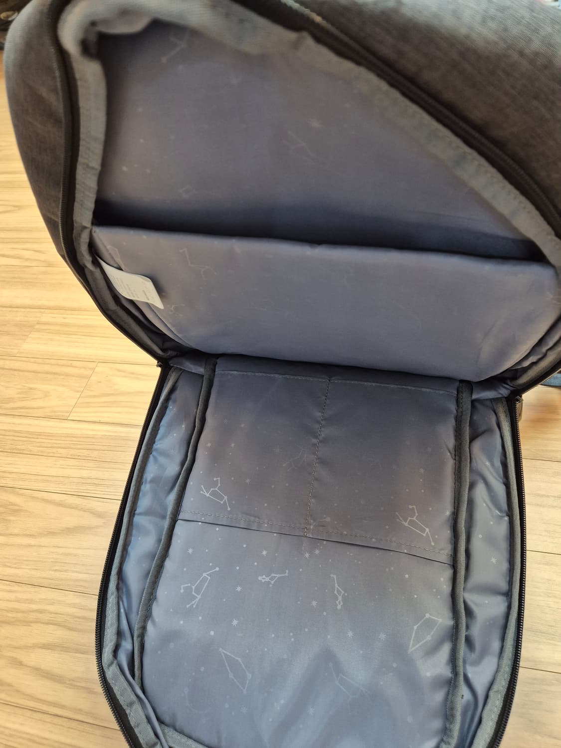 내셔널지오그래픽 백팩 N185ASU730 모델 판매합니다. 무난한 디자인 상품이미지3