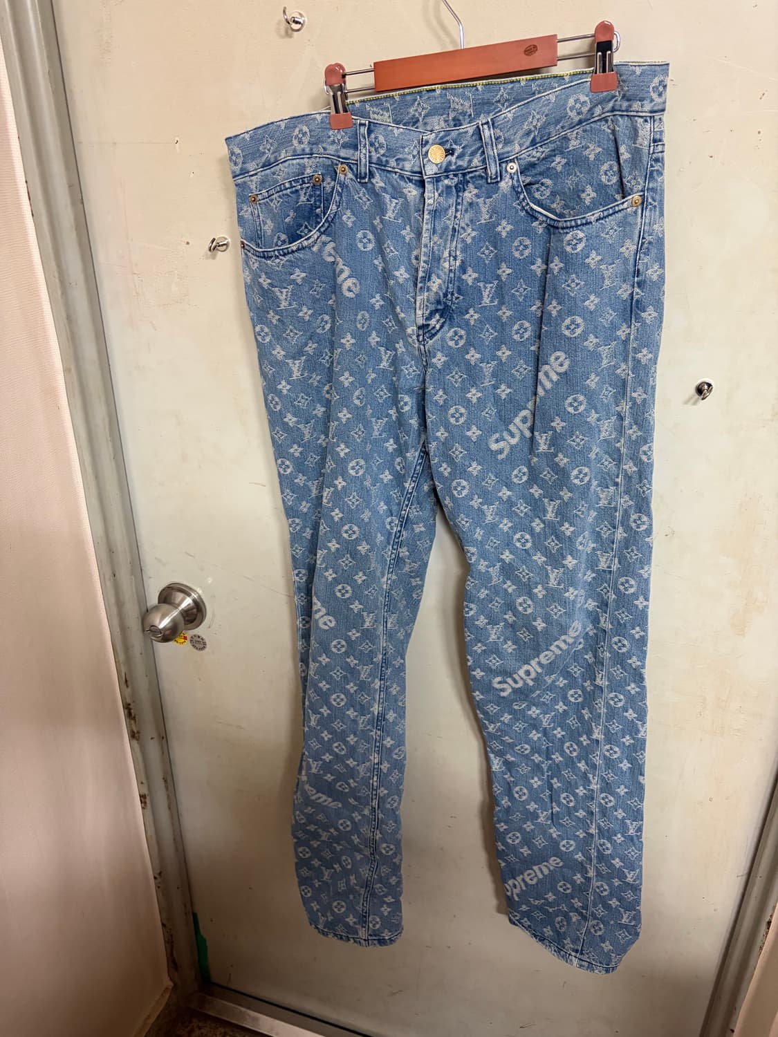 슈프림 루이비통 데님 바지 상품이미지1