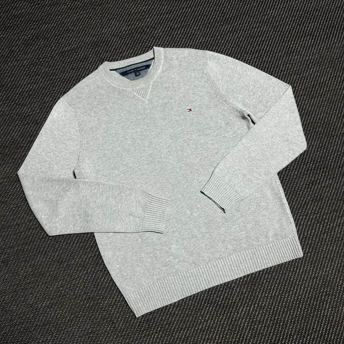 [L] Tommy 타미힐피거 그레이 코튼 라운드 니트 상품이미지2