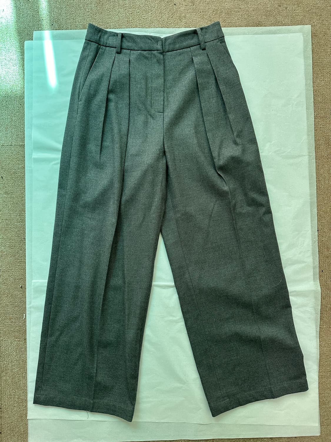 ORE 오어 그레이 핀턱 와이드 슬랙스 1 상품이미지1