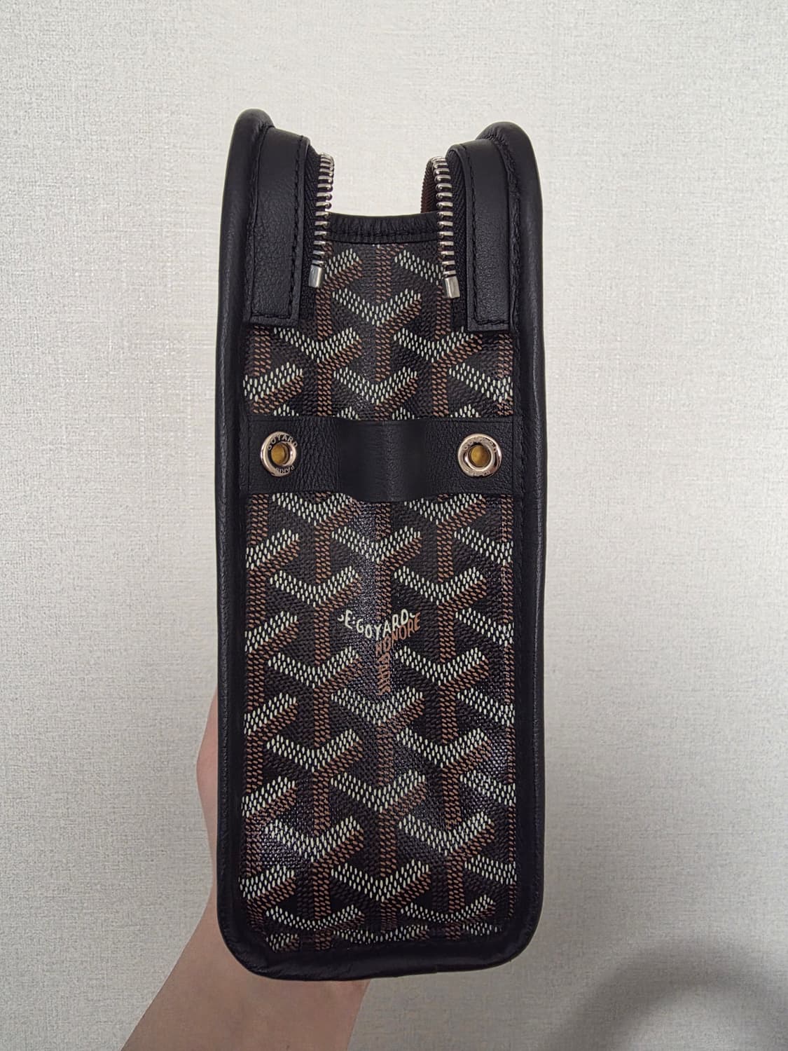 고야드 쥬방스 클러치 GM사이즈 블랙 색상 판매합니다 상품이미지4