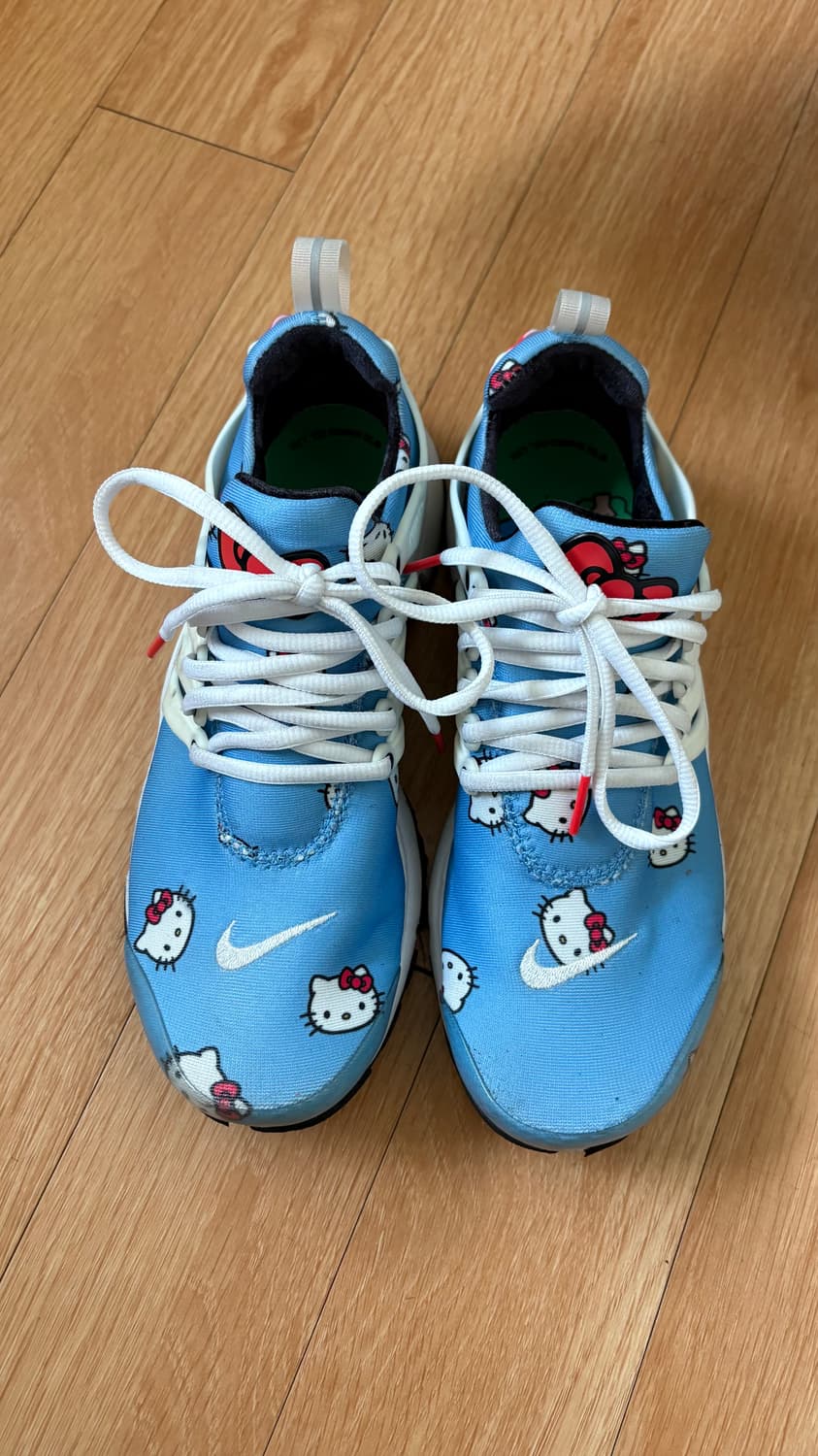 나이키 헬로키티 운동화 250 상품이미지2