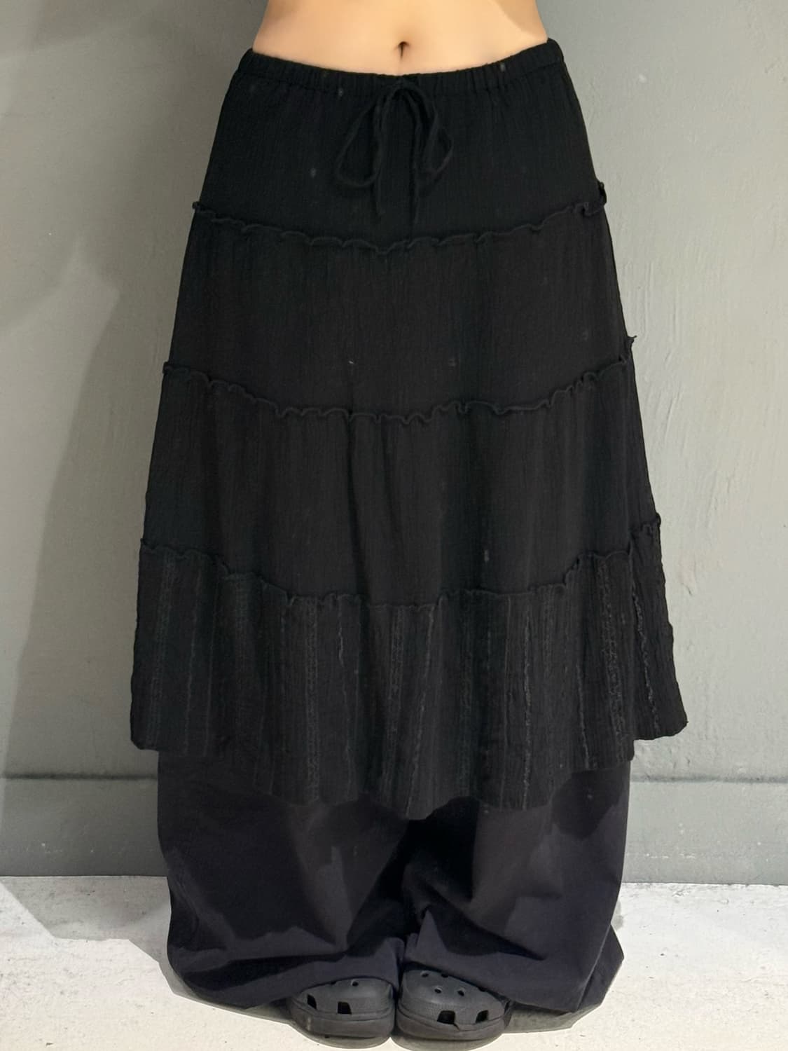 punching detail frill point skirt 상품이미지1