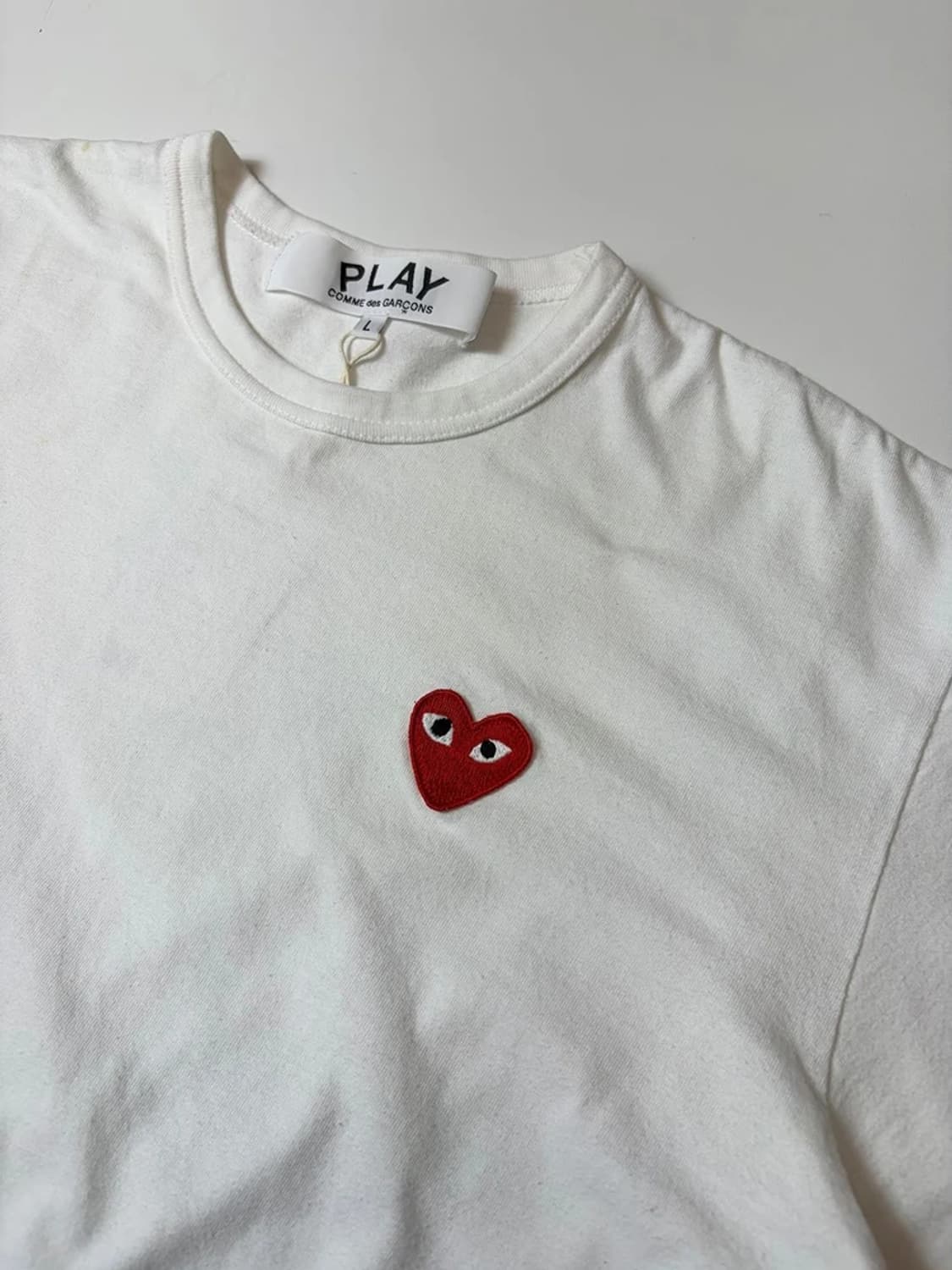 꼼데가르송 우먼스 하트 와펜 반팔 티셔츠 PN9551 상품이미지3