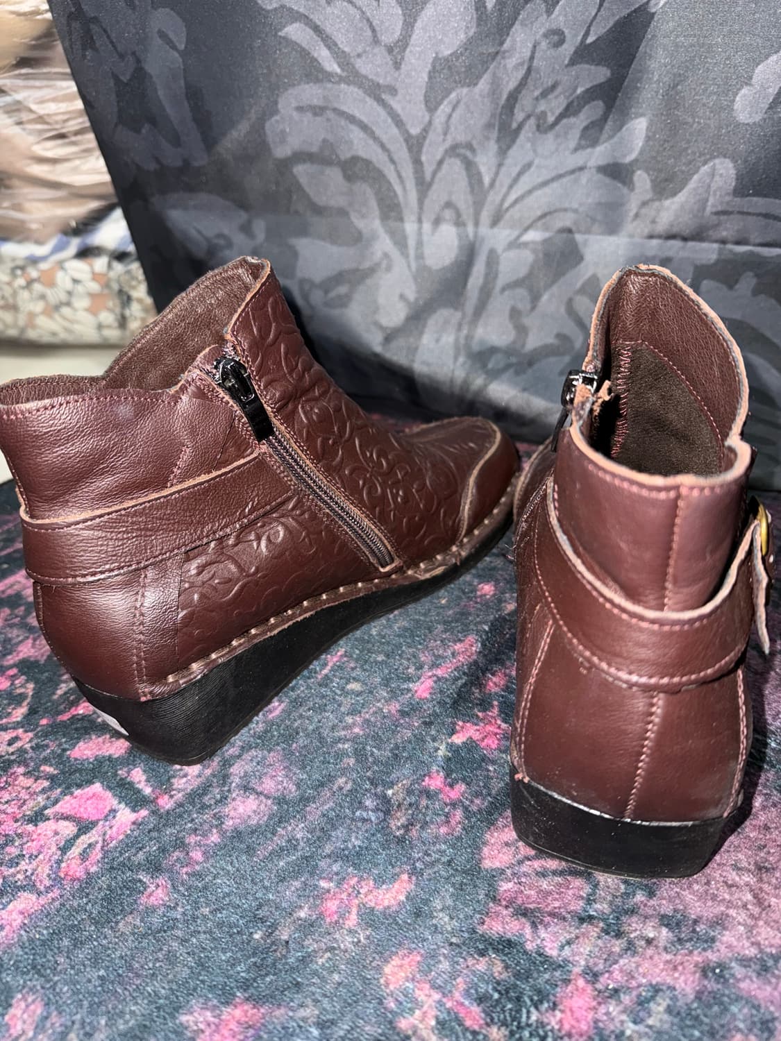 빈티지 무드 웨스턴 엠보 가죽 앵클부츠 상품이미지3