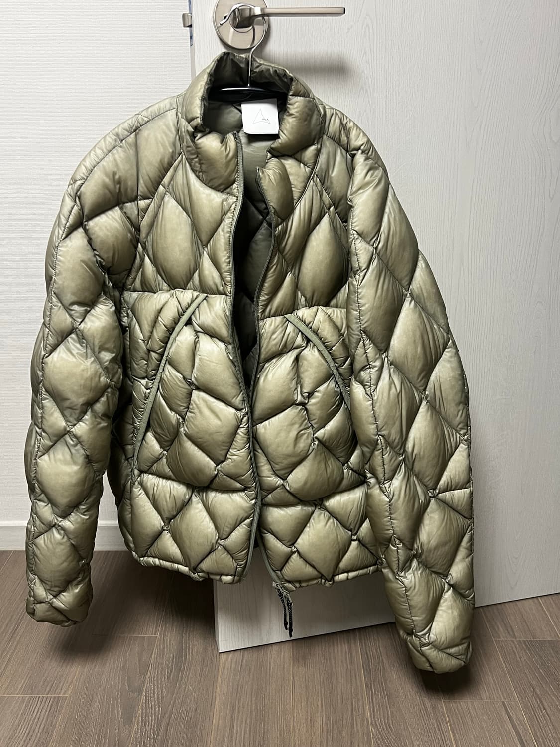 (L) ROA 로아 하이킹 해린 패딩 팝니다. 그레이 컬러 상품이미지2