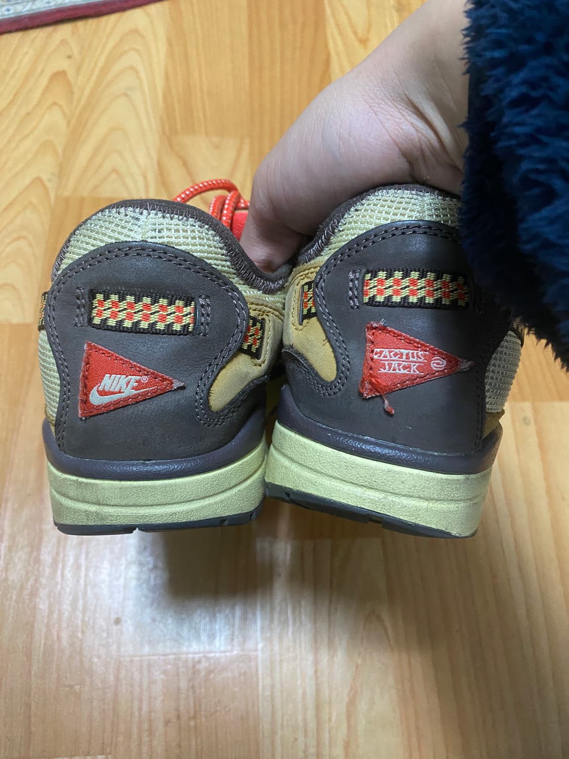 [275]트래비스 스캇 X 나이키 에어 맥스 1 바로크 브라운 상품이미지5