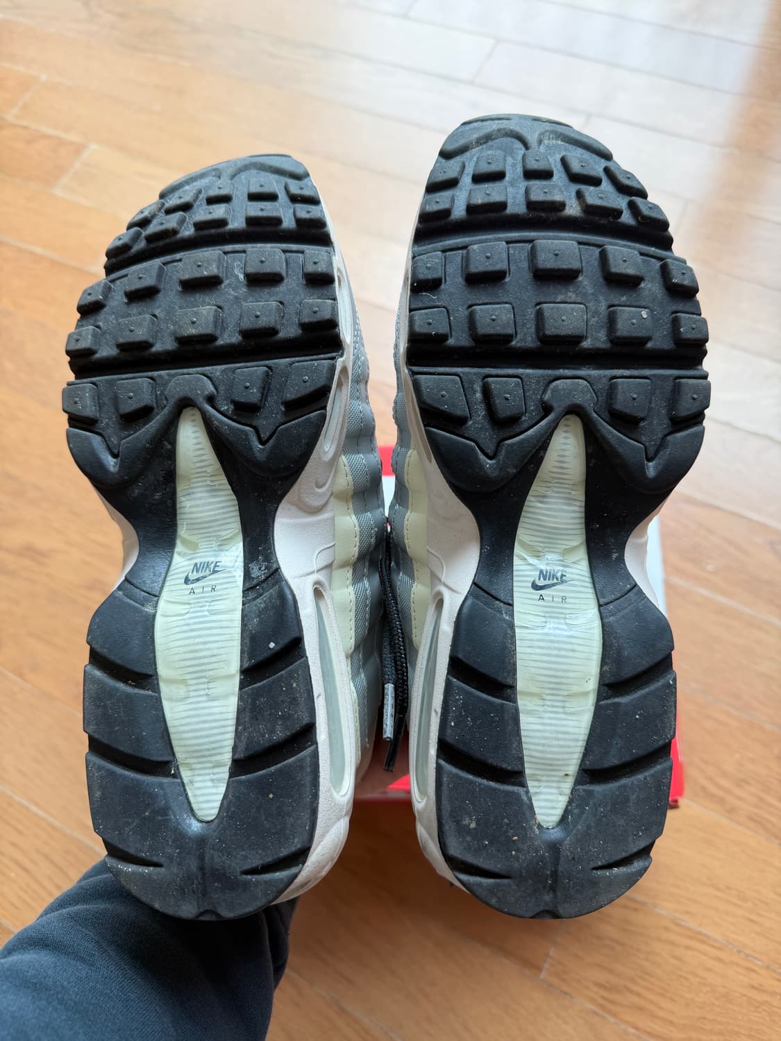 나이키 에어맥스 95 메탈릭 실버 상품이미지5