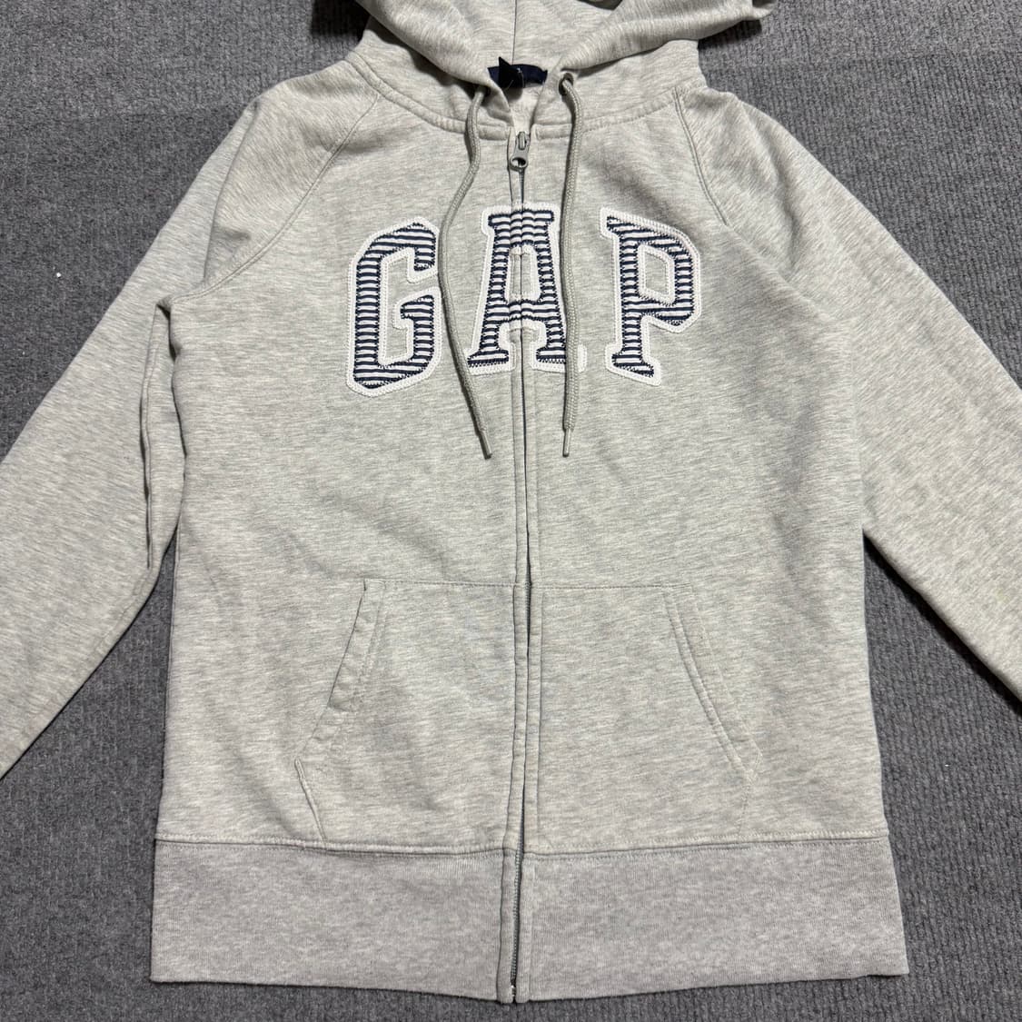 갭 그레이 스트라이프 후드집업 xs 상품이미지2